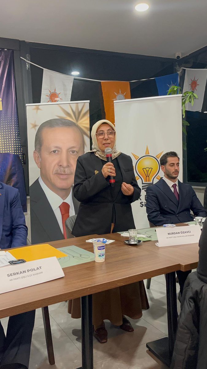 AKKadinSisli's tweet photo. İlçe Başkanımız Sn. Serkan Polat’ın öncülüğünde, Yerel Yönetimler gündemiyle İlçe Danışma Meclisi Toplantımızı gerçekleştirdik.

Teşkilatımızın çalışmaları, yerel yönetimler ve ilçemize dair değerlendirmelerimizi istişare ettik. https://t.co/hvLepLOy8F