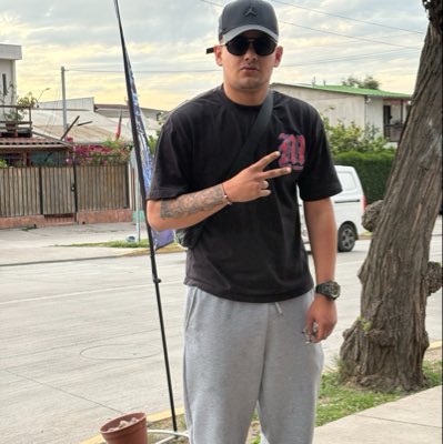 kingeliang's tweet photo. #NuevaFotoDePerfil https://t.co/BFRpqZstZA