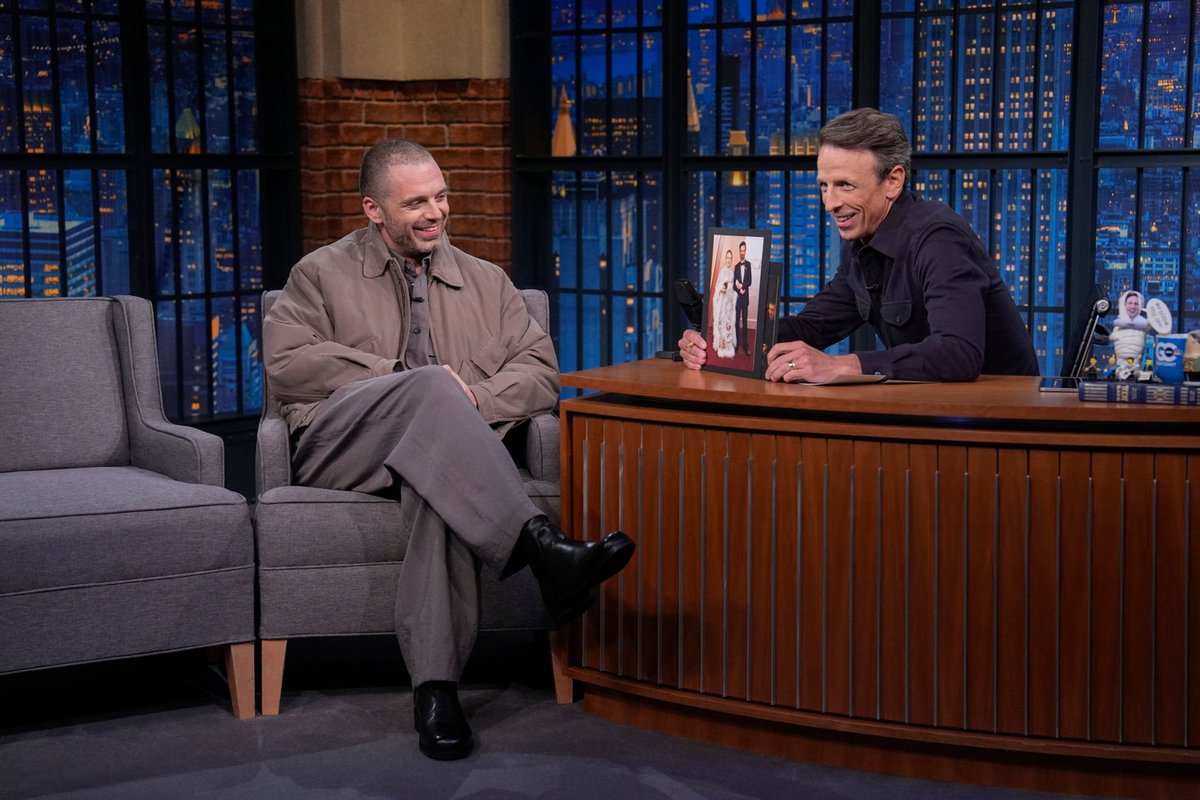 sebstanarchive's tweet photo. Sebastian Stan today on Late Night with Seth Meyers. https://t.co/CUtQpkBrUz
