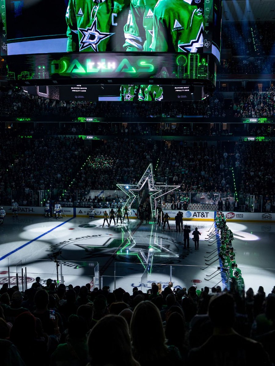 AACenter's tweet photo. ⭐️26-27 NHL SZN READDYY🏒
📸: Anna Dolmany https://t.co/m0GSglNDzC