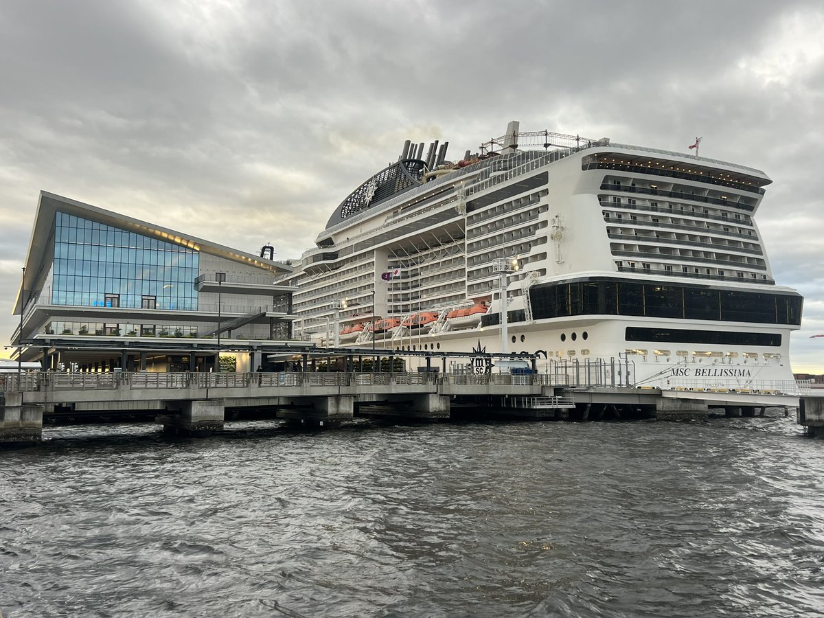 tetsuG1016's tweet photo. #MSC_Bellissima
#MSCベリッシマ
#CRUISE
#クルーズ
#青海南ふ頭公園 https://t.co/e17Bp38eSs