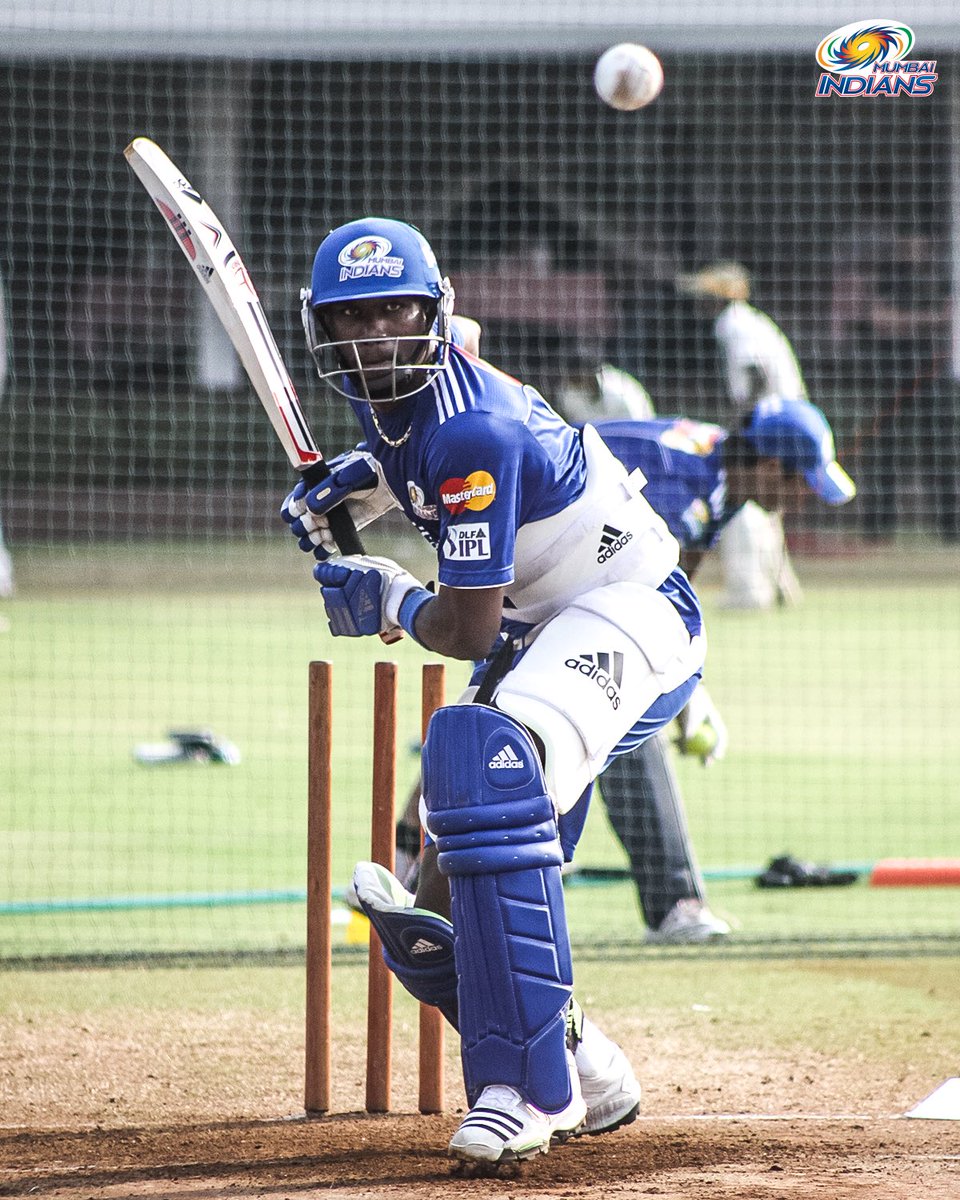 mipaltan's tweet photo. From impactful skills on the field to big hits on the mic, DJ Bravo does it all 💙💪🎤 https://t.co/TvQjIyr0TD