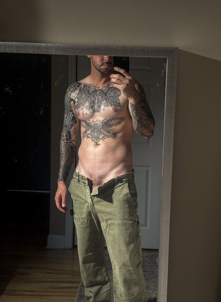 MarcReidd's tweet photo. I know, I need to clean my mirror. https://t.co/E39KeQeB9C