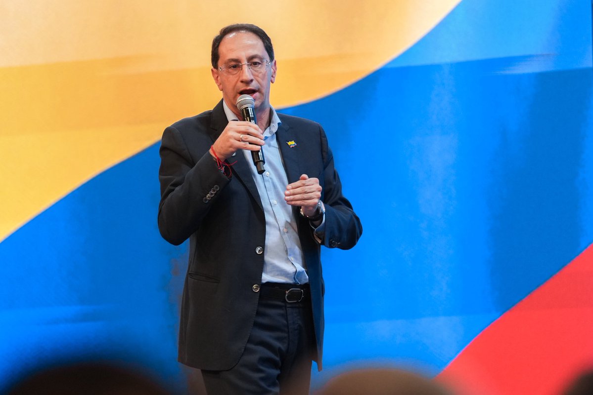 MinDeporteCol's tweet photo. La construcción de país comienza escuchando a las regiones. Desde Pereira acompañamos al presidente Abelardo de la Espriella en un nuevo encuentro territorial que reunió a comunidades y sectores estratégicos para aportar a la definición de las prioridades de desarrollo de 🇨🇴. https://t.co/hWwOnKVzjg