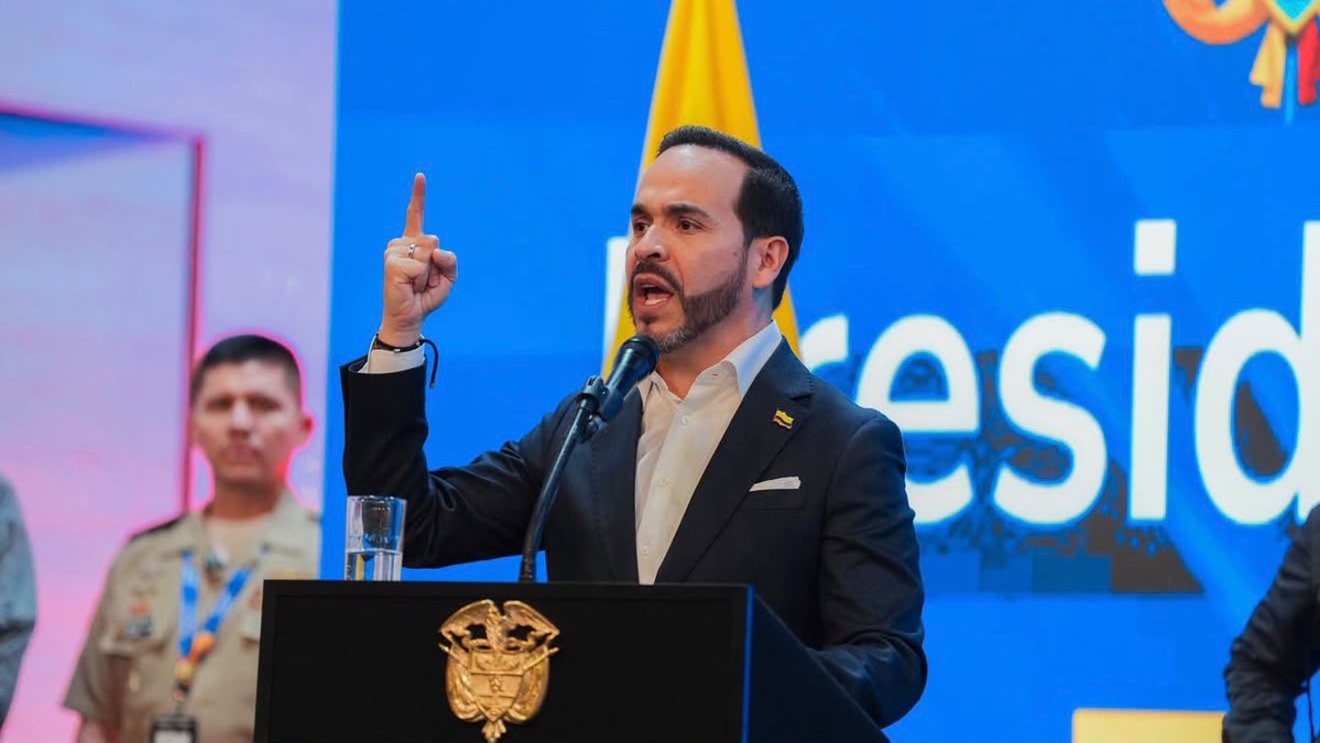 MinDeporteCol's tweet photo. La construcción de país comienza escuchando a las regiones. Desde Pereira acompañamos al presidente Abelardo de la Espriella en un nuevo encuentro territorial que reunió a comunidades y sectores estratégicos para aportar a la definición de las prioridades de desarrollo de 🇨🇴. https://t.co/hWwOnKVzjg