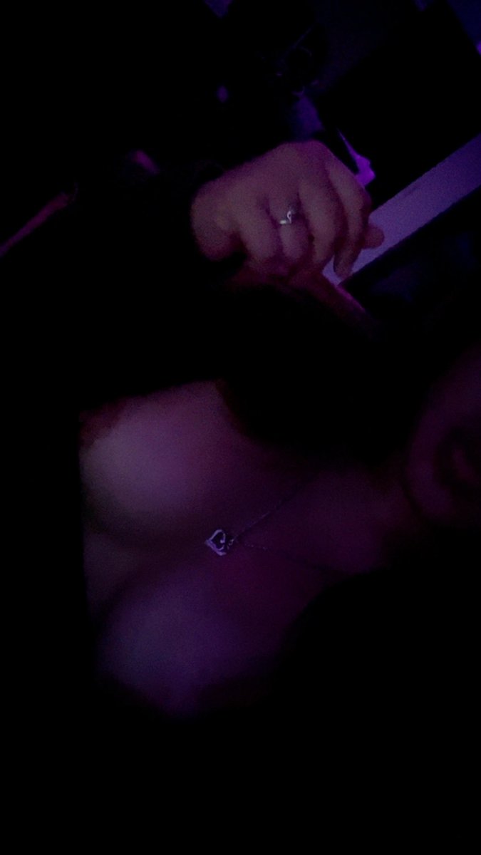 lizzyrpp2's tweet photo. titis😛 https://t.co/dm56E9LQHi