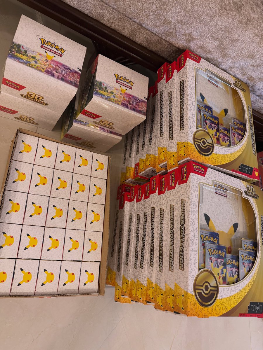 pokemarttcg's tweet photo. 30th celebration now available.

ETB $80 EACH , Case $800 SHIPPED 

BOOSTER BUNDLE $30 EACH , Case $750 SHIPPED 

DM if interested. https://t.co/Sk46EteGYO