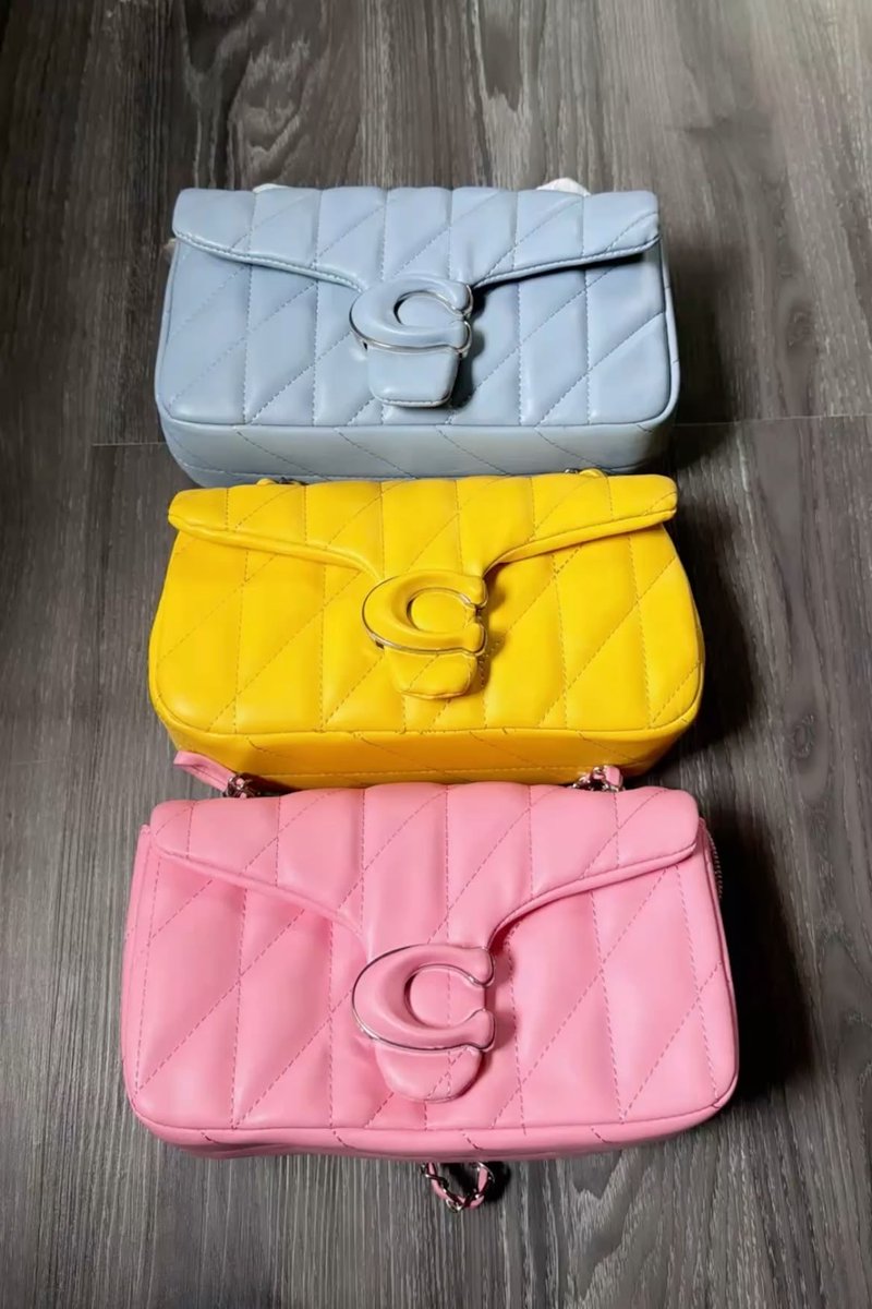 ItNae1's tweet photo. Hey guy’s just wanted to lyk I’m reselling these for 140 each if you’re interested dm me https://t.co/GwNlPnM2TO