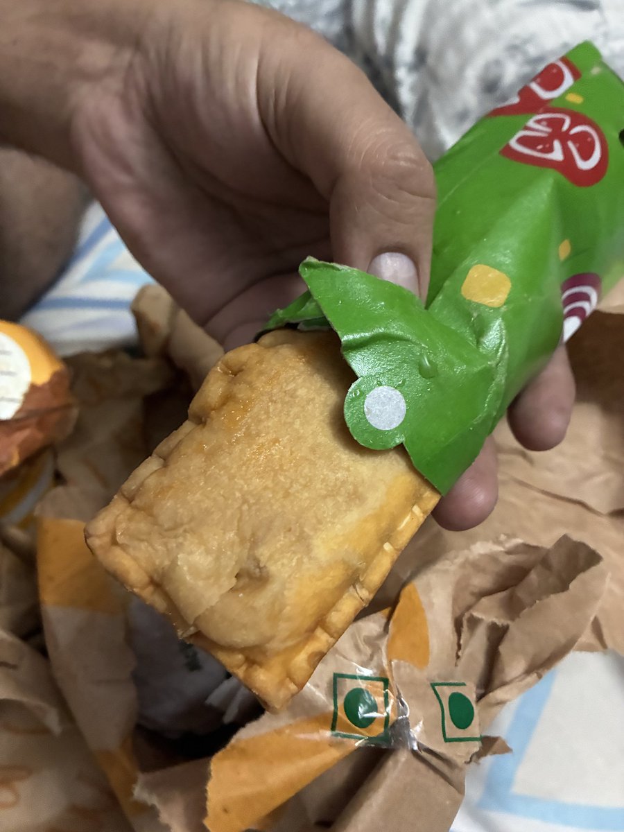7amu's tweet photo. Dear @zomato @McDonalds 

Luved the way u guys hv facilitated my birthday. Thank u so much. 

Ur customer care is saying this soggy and wet food is in consumable condition so they cant give refund. 
Cold drink was spilled on food. Burgers and mc puff was wet. 

I really enjoyed. https://t.co/rgeecKA8Z4