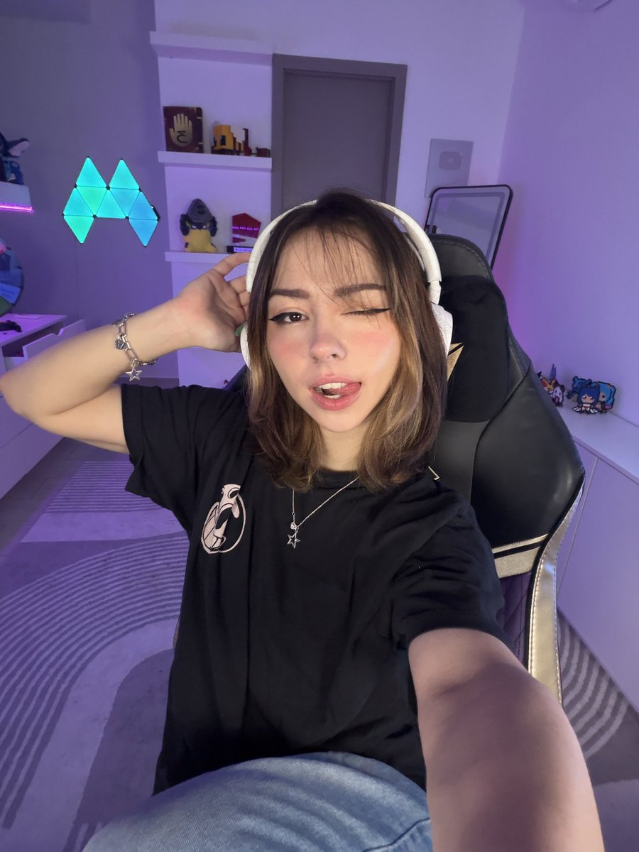 Mictia00's tweet photo. DEDSAFIO DIA 14 🔥 no he muerto aun a ver q pasa 😛

ENVIVO🔴
💜 https://t.co/wcFzftkfLU
💚 https://t.co/Ev7TIBdjVf https://t.co/Z26drJxiAD
