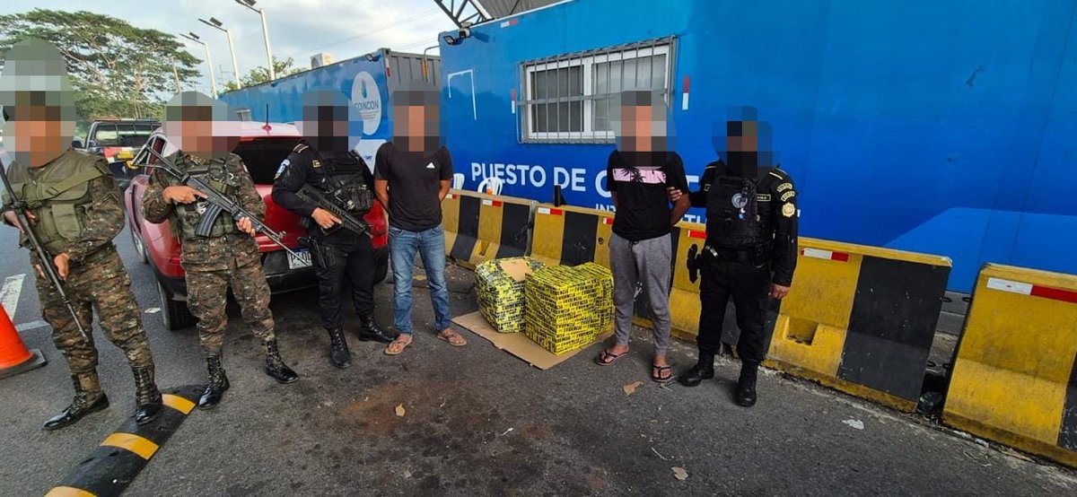 MPguatemala's tweet photo. El Ministerio Público obtuvo una sentencia condenatoria de 12 años de prisión inconmutables contra Reynaldo N. y Anderson P. por el delito de comercio, tráfico y almacenamiento ilícito.  

El Tribunal de Sentencia Penal del departamento de Escuintla también les impuso una multa de Q50 mil a cada uno. Además, fijó el 13 de octubre como fecha para la lectura íntegra de la sentencia.  

Los sentenciados fueron detenidos el 22 de noviembre de 2025, luego de que, durante un puesto de registro y control interinstitucional, se estableciera que transportaban 32 bolsas con marihuana en el vehículo en el que se conducían.