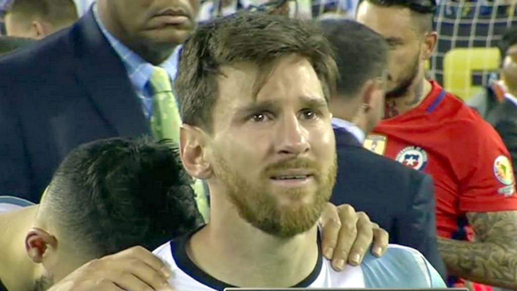nagatoazul's tweet photo. Si no viste a Messi llorando no tuviste infancia. https://t.co/6kxaIK6uKB