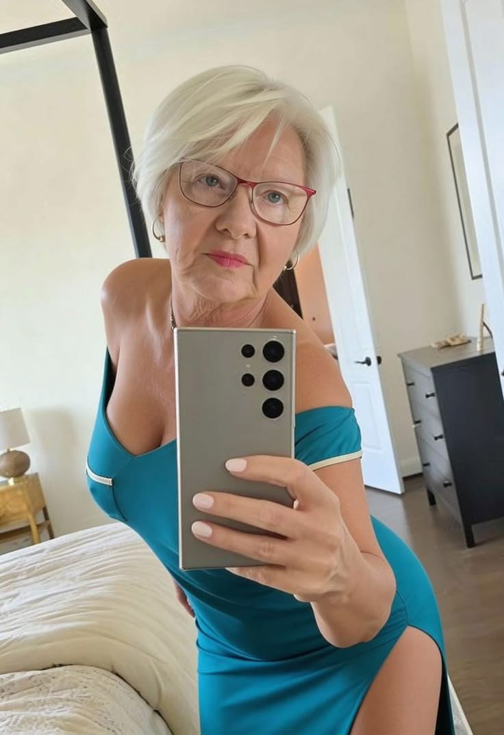 sxs9006's tweet photo. Hello my amazing friend how do I look?🥰🥰😍 https://t.co/eqM82iHI7e