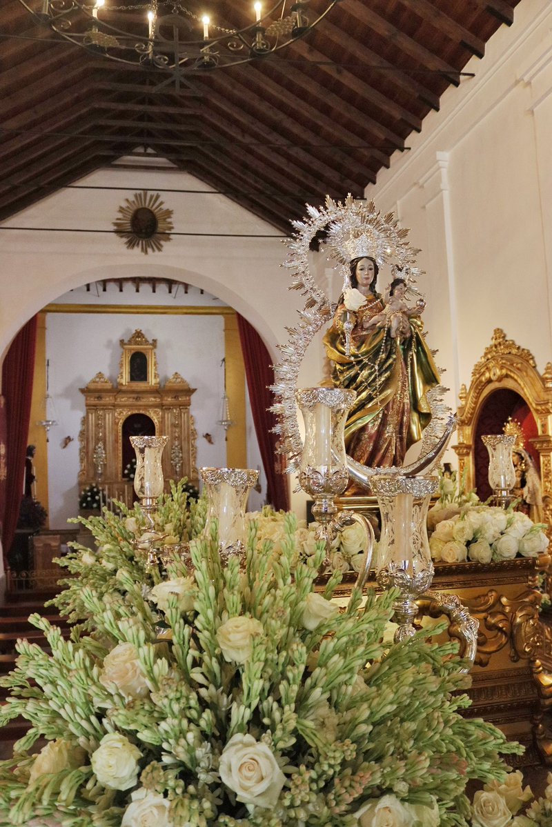 lajarapasion's tweet photo. ⚜️ | Nuestra Señora del Rosario luce sobre su paso ya exornada y con la cera fundida, a la espera del inminente 7 de octubre, en el que recorrerá las calles de Martín de la Jara.

#LaJaraGlorias26 #MartíndelaJara #LaJaraDelRosario https://t.co/sdVvlycCLB