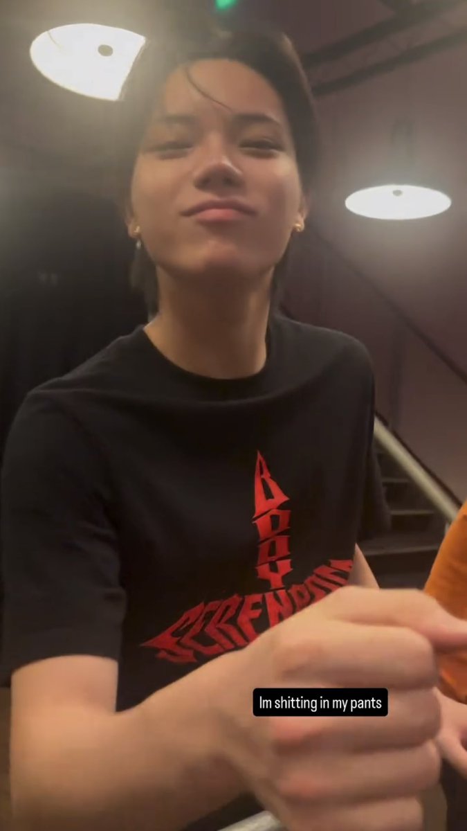 1OOtheclub's tweet photo. 룰아 애교폭발하는여친두셨네요~~// https://t.co/misZ5S066g