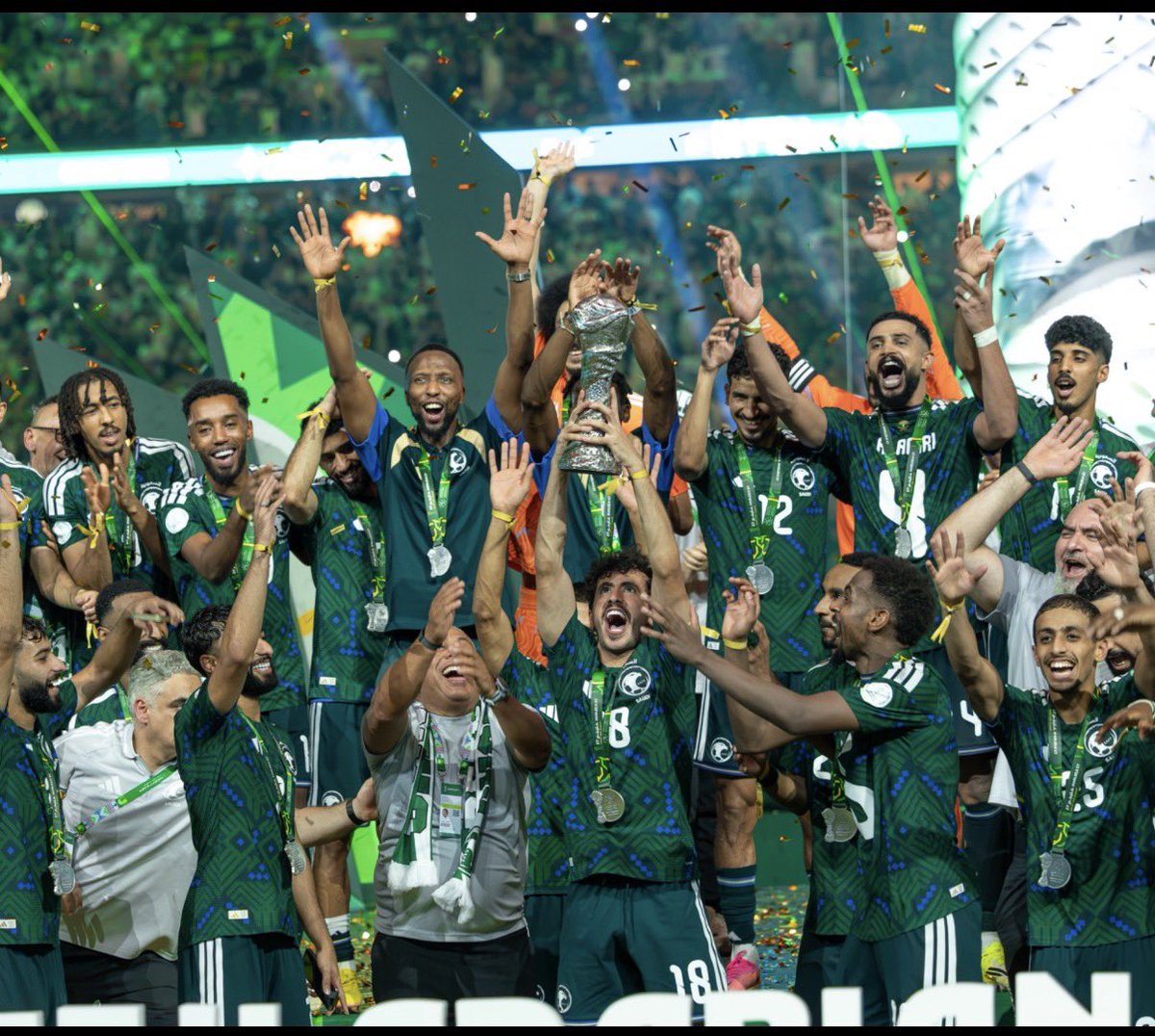 507hassan's tweet photo. الف مبروك للسعودية 🇸🇦🇸🇦🇸🇦🇸🇦
الحمدلله والشكر لله 🇸🇦🇸🇦🇸🇦🇸🇦
#خليجي٢٧ 
#السعودية 
#خليجي_الديار_العربية27 
#هذا_الأخضر https://t.co/RML9VtXJxz