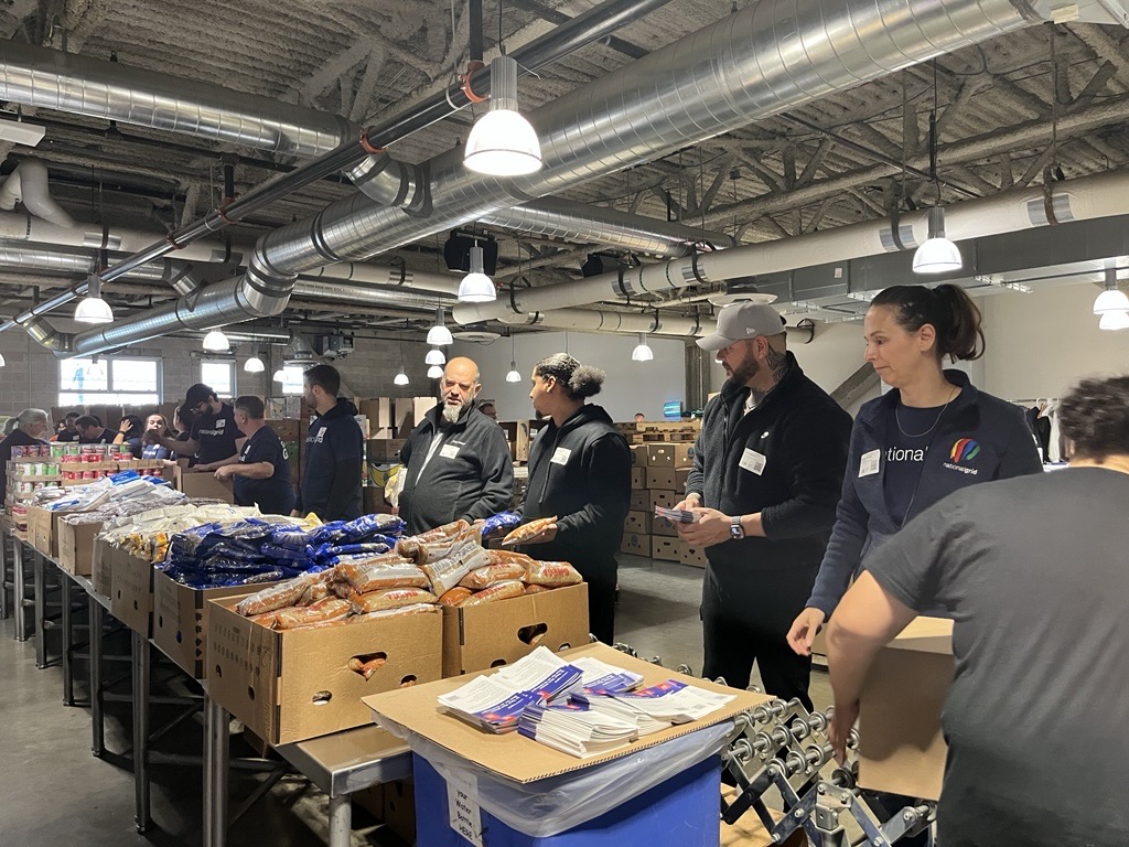 nationalgridus's tweet photo. On Hunger Action Day, our team joined the Greater Boston Food Bank as part of our Week of Service, helping pack grocery bags for seniors across the region. Together, we handled more than 8,000 pounds of food and helped make 6,960 meals possible.

We also partnered with the Greater Boston Food Bank to share multilingual information about gas meter changes, helping connect customers with important resources.

Thank you for having us, and thank you to the Greater Boston Food Bank for all you do to support our communities every day. 💙@Gr8BosFoodBank