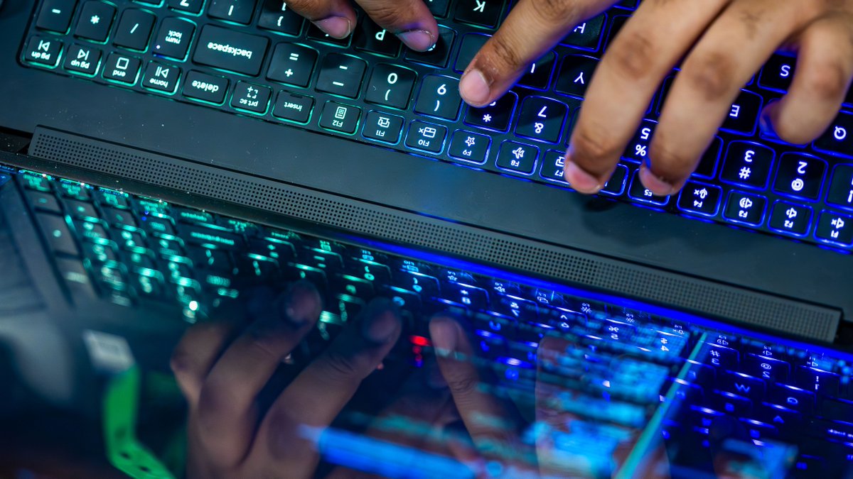 VEXRobotics's tweet photo. Calling all coding enthusiasts! 💻🌎 Take on the VEXcode VR Autonomous Skills Global STEM Challenge and it might be your pathway to #VEXWorlds! 👀 Learn more here: https://t.co/Bsl9JcpBU3 https://t.co/JvD3RWsiEw