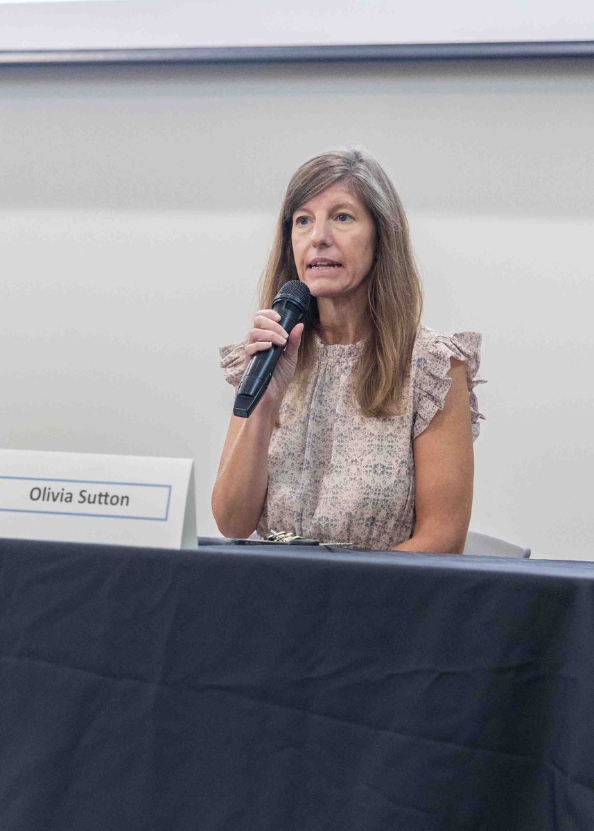 PittCC's tweet photo. For Domestic Violence Awareness Month, PCC Student Advocacy hosted the "Be a Voice" event.

Reach out to Dr. Kimberly Williamson (Goess Student Center, Suite 170) at 252-493-7217 or kfwilliamson542@my.pittcc.edu.

https://t.co/zvwTJY3J3e https://t.co/JfD4JQXF4X