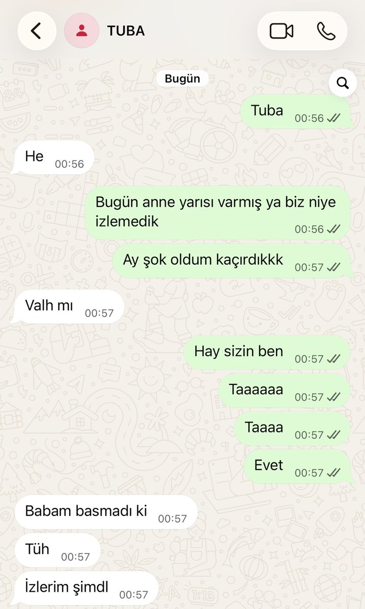 ess_kcc's tweet photo. Twitter mesaisinde anne yarısı editlerini görmüşümdür😬😬 https://t.co/7HdFDkCRSB