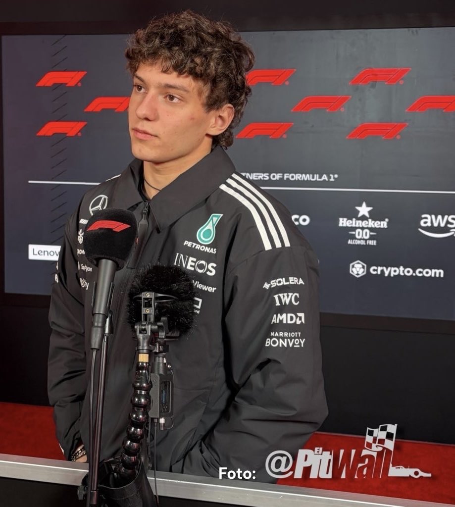 ElPitWall's tweet photo. El #USGP será la primera oportunidad real para Kimi.
Antonelli no puede ganar el título de #F1 en el #SingaporeGP este fin de semana, pero bastará con obtener una ventaja de 126 puntos en el Circuito de las Américas en Austin para coronarse como Campeón Mundial 2026.
📷#ElPitWall https://t.co/c7pcqu8I3s