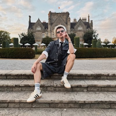 SadVersaceDad's tweet photo. #NewProfilePic https://t.co/nazArfAL3c