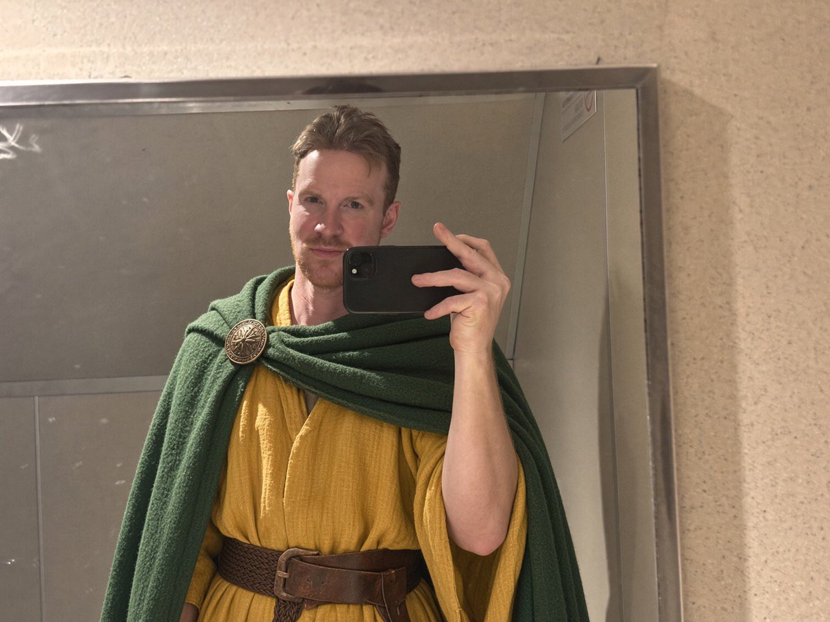 Howlingmutant0's tweet photo. An Irish peasant pretty accurate I guess https://t.co/pqoJVF6Vpy