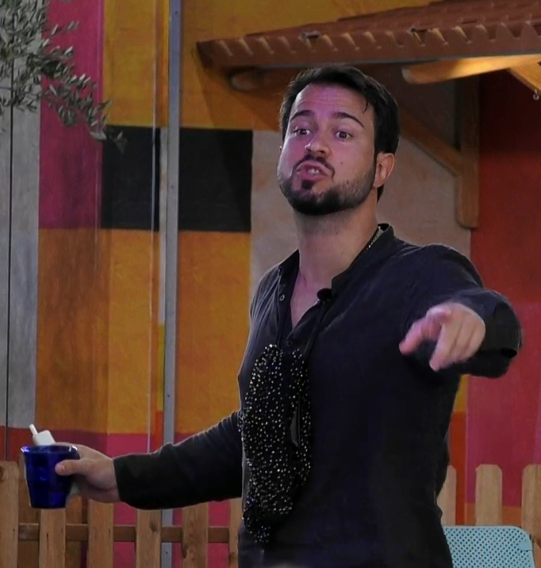 lexxx_l's tweet photo. Quando vos pedirem um exemplo de uma pessoa que transpira ódio é só mostrarem estas imagens! Francisco Monteiro é a definição de ódio em pessoa #bbtvi https://t.co/ZXzOWEZuXW
