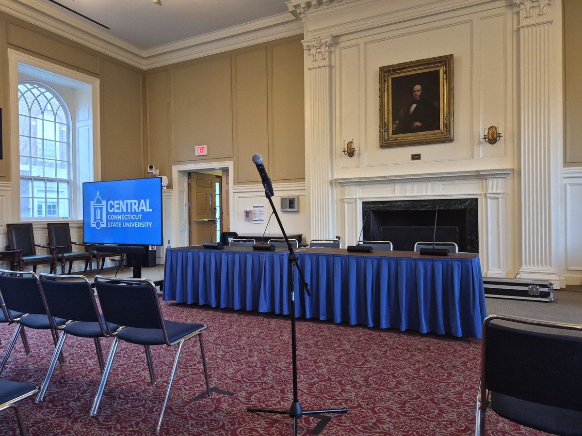 hsyreswrites's tweet photo. I'm so excited for the CCSU National News Engagement Day event!! @CCSUJournalism #JRN255 #NEWSENGAGEMENTDAY #CCSUJOURNALISM https://t.co/8gqOQzVZl1