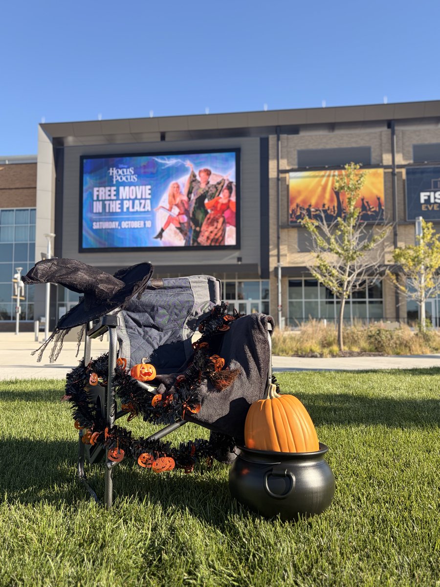 FishersEventCtr's tweet photo. Hocus Pocus is coming to the FEC Plaza this Saturday.

Gates at 6PM. Movie at 7PM.

🎃Costume contest
🧪Potion-making with @FishersParks
🍿Themed food &amp; drinks
🧴Hygiene drive benefiting HamCo Love + Wheeler Mission

Bring the whole crew and make a night of it. 👻 https://t.co/RQGIL08slz