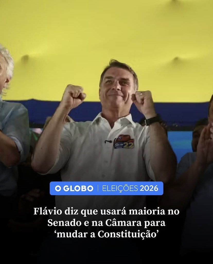 taliriapetrone's tweet photo. Isso daqui é anúncio de golpe. A nossa Constituição é chamada de “cidadã”, pois ela diz que todos tem os mesmos direitos e devem ser tratados igualmente com justiça. Eles não suportam isso. Não suportam os direitos de mulheres,negros e LGBTs. Flávio Bolsonaro não pode ser eleito! https://t.co/IDZKP2utyq