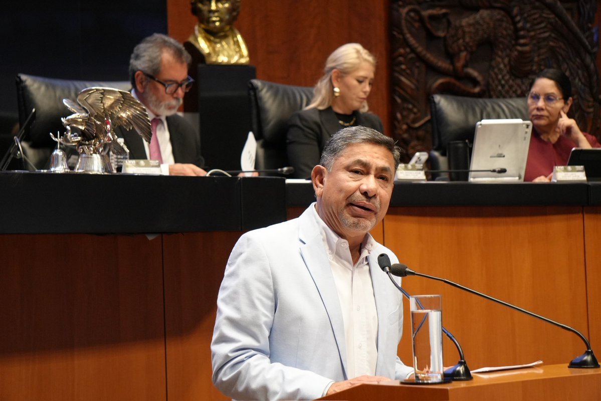 homerodav's tweet photo. 13.4 millones de mexicanas y mexicanos salieron de la pobreza entre 2018 y 2024. Durante la comparecencia del Secretario de @Hacienda_Mexico, @Edgar_Amador_Z , planteé la importancia de evaluar los resultados de los programas sociales, fortalecer la rendición de cuentas y orientar el gasto público hacia quienes más lo necesitan.

#VamosAdelante