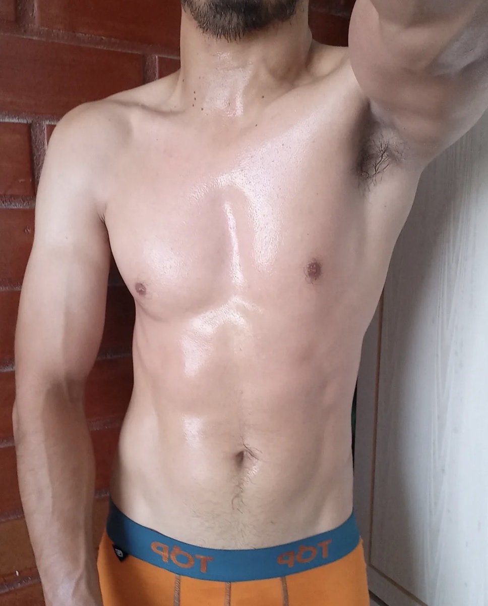Luiszam33's tweet photo. Me gusta verme sudado 🔥😏☺️ https://t.co/MielZ15v1L