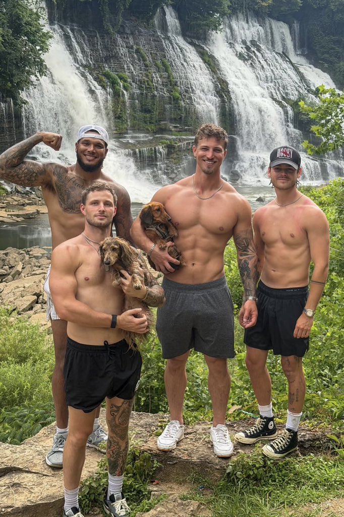 Austinbvi1's tweet photo. Life feels a little better when you’re surrounded by good people.

If you’re seeing this, say hello. You never know where a simple conversation might lead. 🥂🤝 https://t.co/jeoECMNrAc