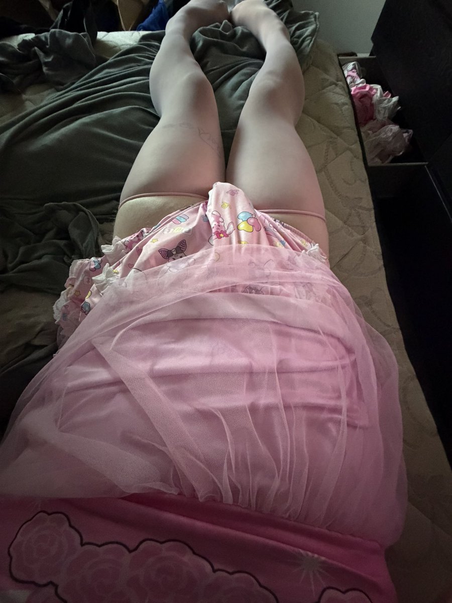sissycelinexo's tweet photo. Love the feeling of wearing pink and love this diaper cover too. #sissy #nsfw #humiliation #paypig https://t.co/e9wDlMgPbu