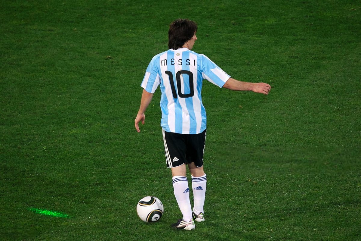 _gjr7's tweet photo. 🎞️ - 𓏺 Lionel Messi “2010” 🐐🩵 .
#Argentina | #LastDance https://t.co/I7ZvbOvGw7