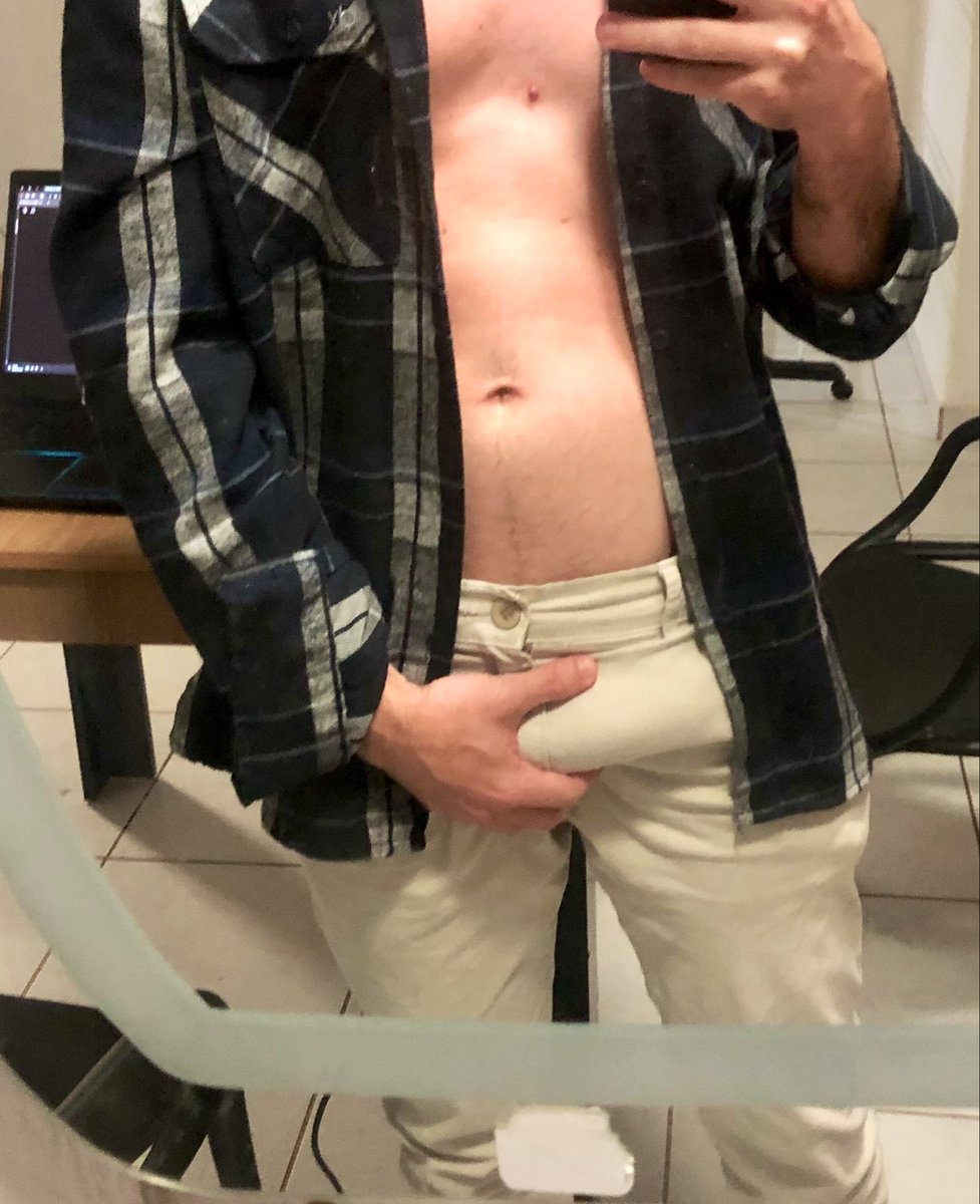 McG_69's tweet photo. Cheguei do trampo e já tô assim 🙈 https://t.co/5DProBFbwi