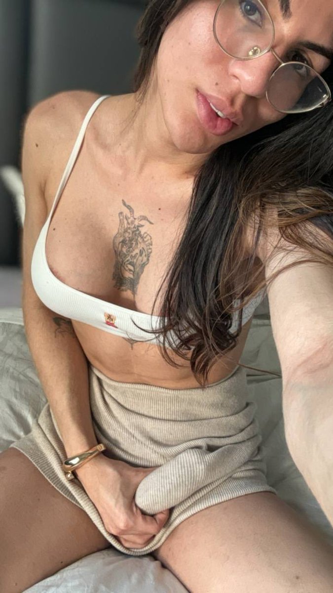 Evil_sonali's tweet photo. The act of submission and dominance 
#tran  #bdsmِ #transgenderwomen https://t.co/lZBMmxjAzt
