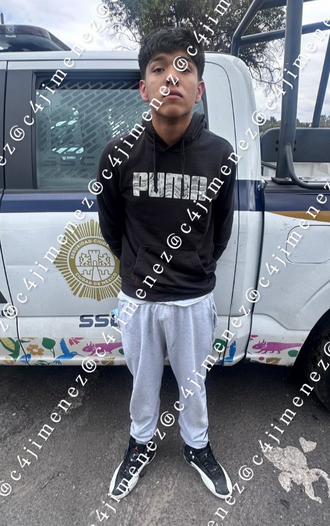 c4jimenez's tweet photo. SE LLAMAN BRAYAN, BYRON, KEVIN, GIOVANI… son RATEROS
Brayan Galván
Byron Cárdenas
Kevin Galván
Giovani Ramírez
Encañonaron a un hombre en la peligrosa
Le robaron equipo de laboratorio y $.
Agentes de @SSC_CDMX los ubicaron, detuvieron y recuperaron lo robado.
Así acabaron en @FiscaliaCDMX