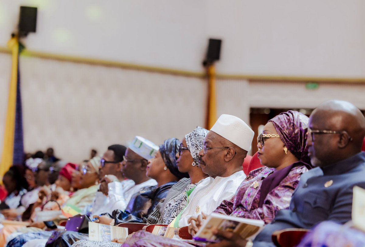 assembleeguinee's tweet photo. Le Président de l’Assemblée nationale, l’Honorable Dr Dansa Kourouma, ouvre le cycle des conférences de la Semaine de la rentrée parlementaire autour de l’efficacité de la loi et de son impact sur les populations.

Lire l’article complet

https://t.co/mEUXb5wMSF

#AN #AGENDA #ANG https://t.co/fCsKwOcRdY