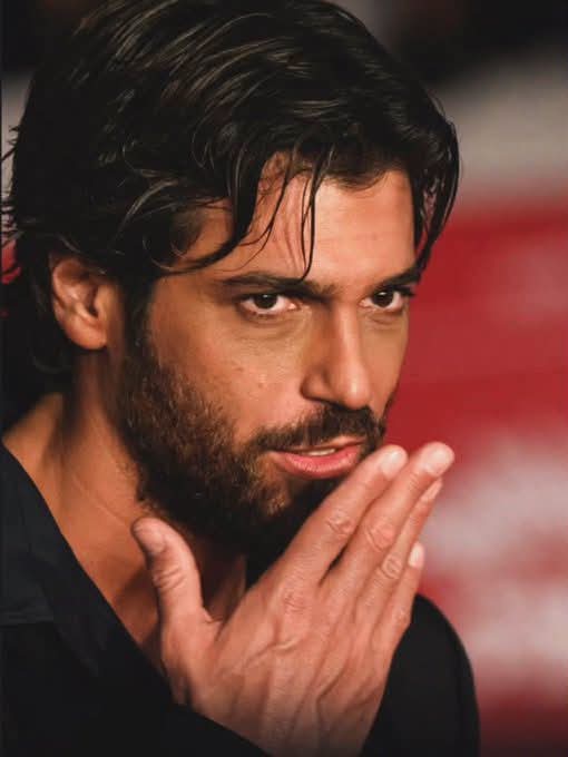 Nadija670Nadija's tweet photo. @JHlubuckova May this wonderful, fairytale night smile upon you today, giving you incredibly beautiful lights and the sweetest dreams, beautiful Jana. Good night ✨💤
#CanYaman https://t.co/srj4aiyyyO