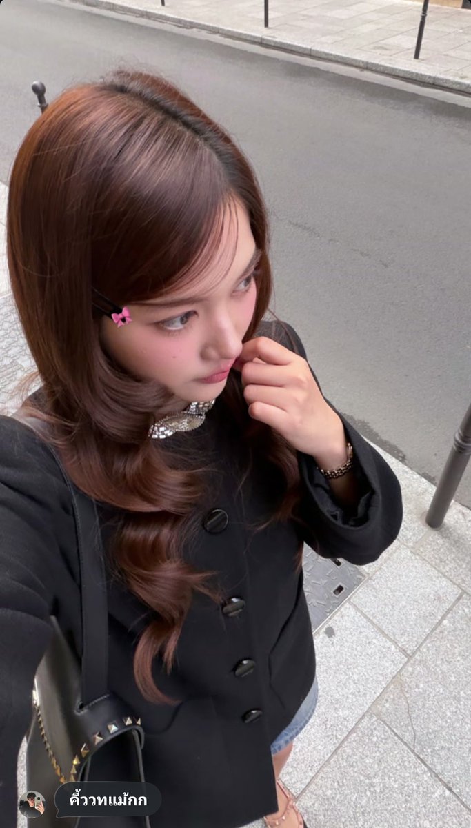 VaneSays_'s tweet photo. Mi Chica Valentino favorita 
😍💁🏻‍♀️🇨🇵🖤🗼🌷😌

SAROCHA X VALENTINO PFW SS27
#ValentinoSS27xFreen
#ValentinoAntibiblioteca
#ValentinoGaravani
#srchafreen #PFWDiary https://t.co/BOZ7bIG5kL