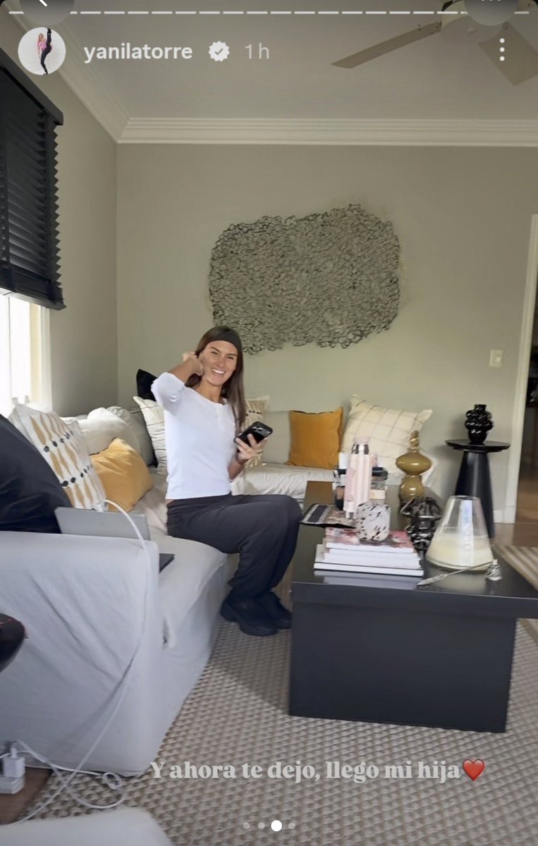 CuestionQue's tweet photo. Si reina el cuadro aire acondicionado de pared revocado te sale 10000 usd https://t.co/W4xJDfYPiN