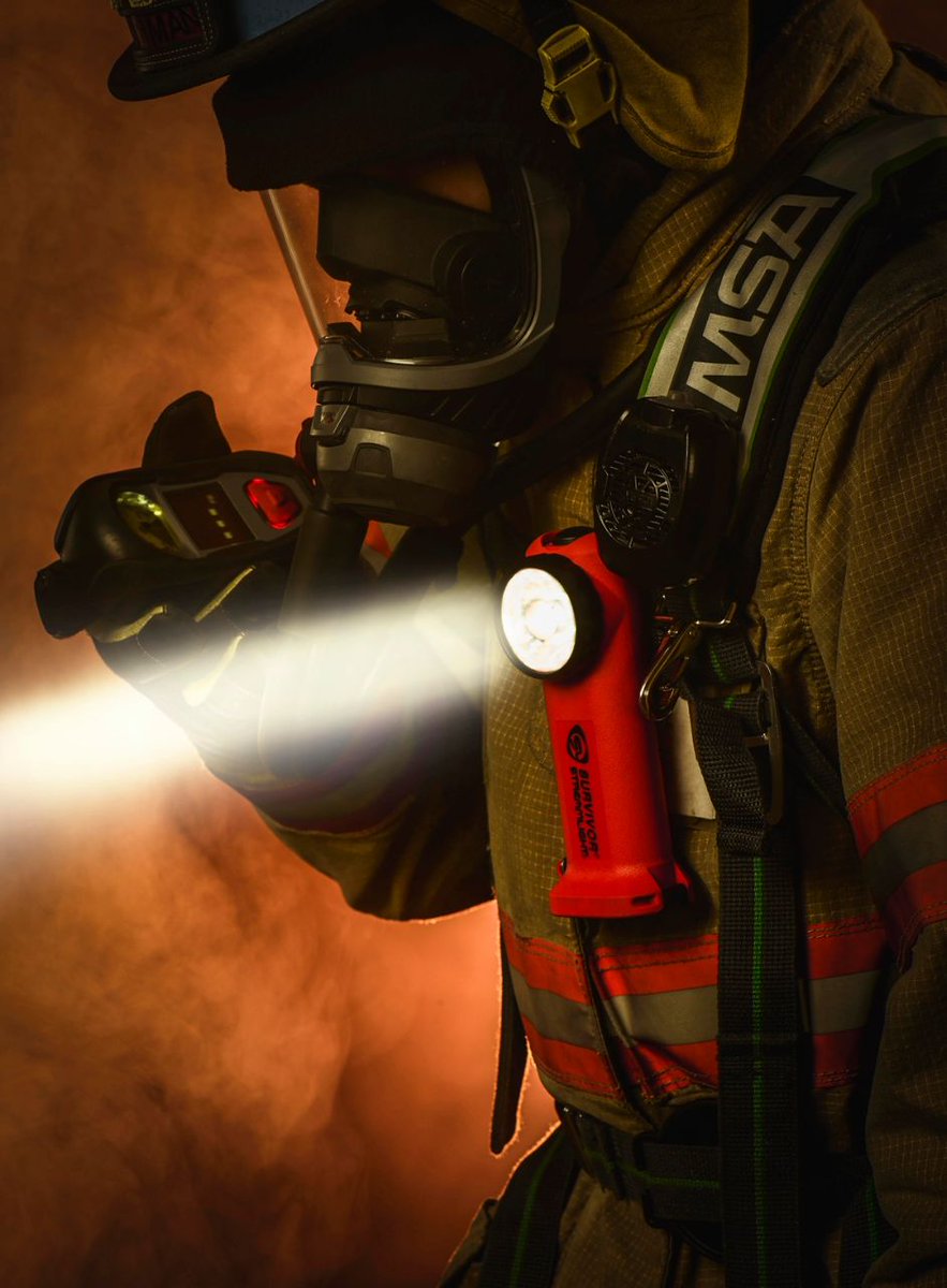 Streamlight's tweet photo. The best gear is the gear you can count on when it matters most, like the Survivor X! 
Class I, Division 1 certification, multiple power options, and up to 15 hours of runtime, make sure you're ready for whatever comes next💡 https://t.co/Kf3IesWv9g