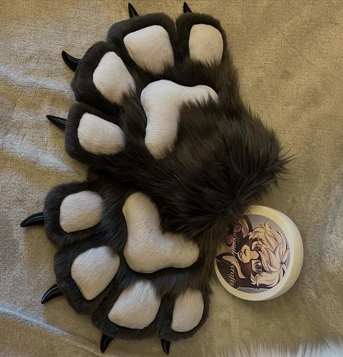 moondeitycrafts's tweet photo. 🤍📷wolf fursuit mini partial📷

3D printed eyes and base

Handcrafted with lots of love

super soft

Has neck fur

lined

Luxury faux fur

Head, hand paws and tail

#furry #fursuit #fursuitcommission #fursuitmaker #fursuitpartial https://t.co/CkzJcWd3K2