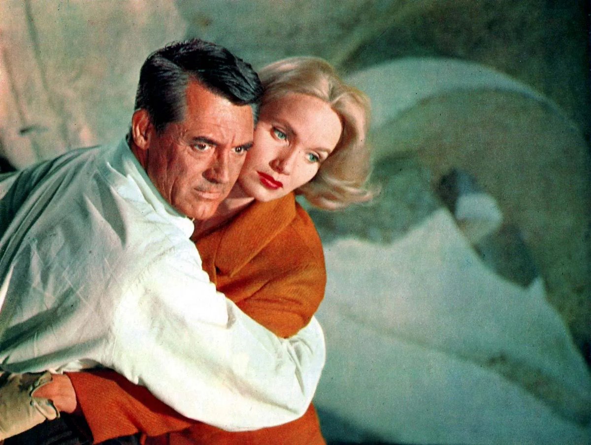 YofuiaEGB's tweet photo. Nos ha dejado Eva Marie Saint a los 102 años. Ganó de un Oscar por "La ley del silencio" y fue musa de Hitchcock participando en muchas de sus películas como "Con la muerte en los talones". https://t.co/Sgu6GH45lK