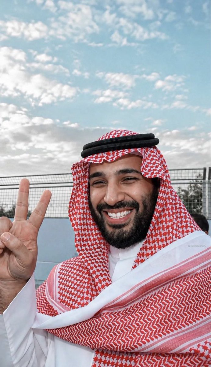 BaderovAlFayez's tweet photo. الحمدلله ثم الحمدلله،
تتوالى الانتصارات سياسيًا ورياضيًا.. ومع هذا القائد العظيم، للمجد السعودي فصول لا تنتهي🇸🇦
#خليجي٢٧ 🇸🇦#السعودية_الإمارات https://t.co/nwTXI8ixgi