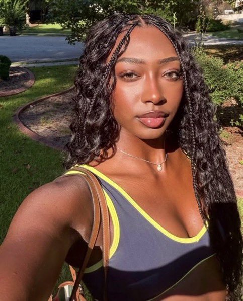 wbu_wbu's tweet photo. Beaniya in braids >>>> https://t.co/sqSFidjWCo