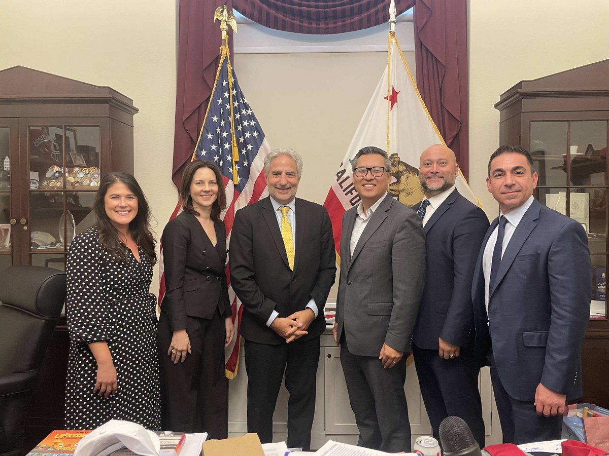 WSWDC's tweet photo. WSW helped @supplychainfed to host a fly-in of SCF members from across the US to meet with Members of Congress and staff, seeking action on Surface Transportation Reauthorization, WRDA, CORCA, and policies to ensure the smooth flow of goods in communities nationwide. https://t.co/NLqD2ys8N9