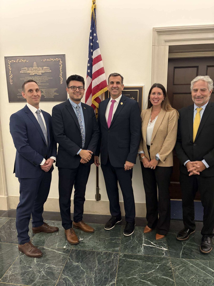 WSWDC's tweet photo. WSW helped @supplychainfed to host a fly-in of SCF members from across the US to meet with Members of Congress and staff, seeking action on Surface Transportation Reauthorization, WRDA, CORCA, and policies to ensure the smooth flow of goods in communities nationwide. https://t.co/NLqD2ys8N9